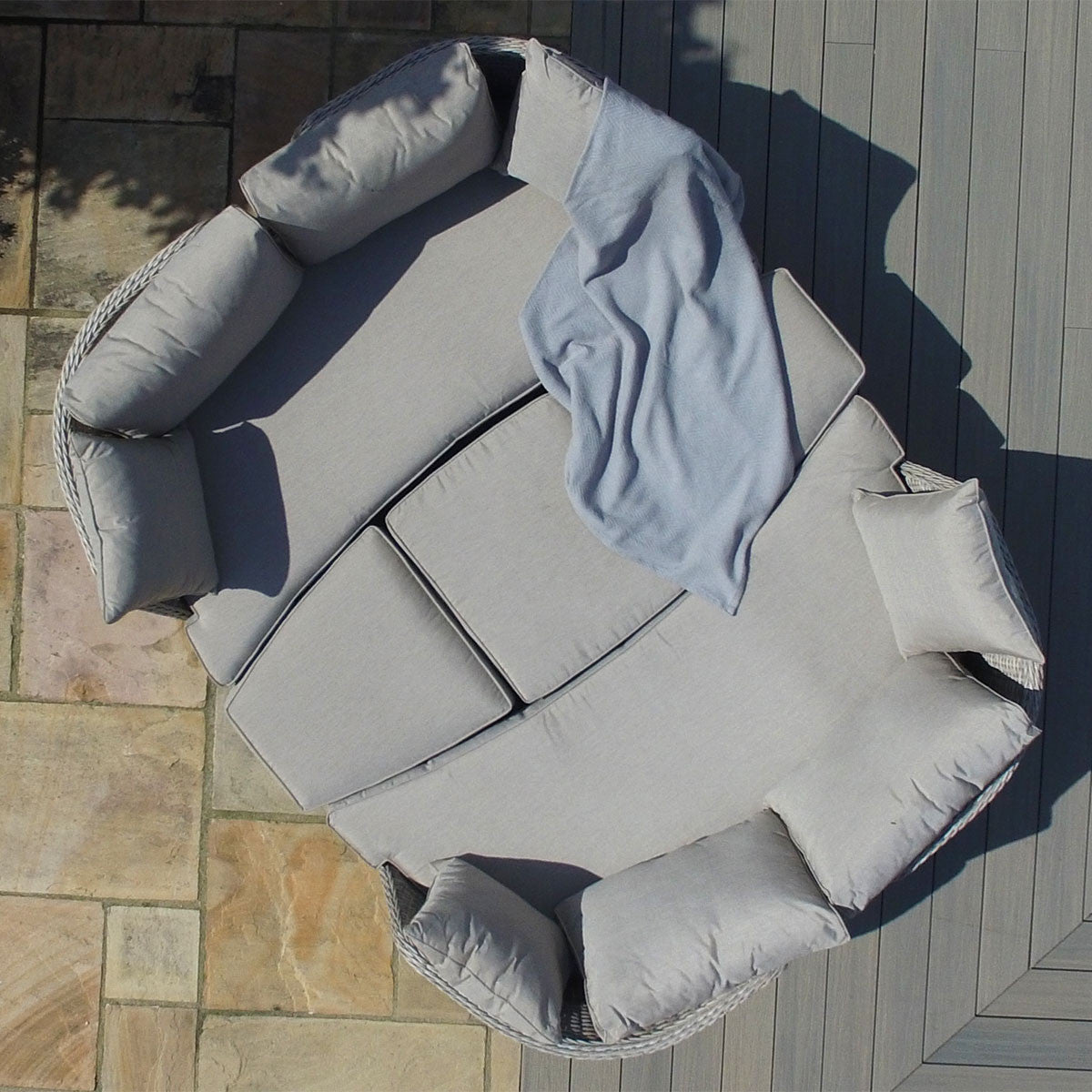 Maze Cotswold Grey Rattan Outdoor Daybed